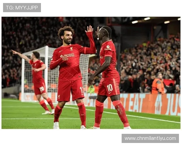 AC米兰球迷支持现场热情图片集感受红黑军团的狂热氛围